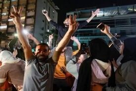ببینید | جشن و خوشحالی مردم جنوب لبنان در پی اعلام توافق پایان جنگ