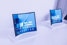 دردسر زودهنگام گوشی ۲۹۰۰ دلاری؛ گزارش خرابی نمایشگر Galaxy Z TriFold