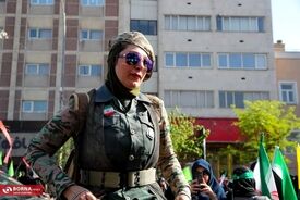 ببینید | تصاویر خبرگزاری فرانسه از راهپیمایی دختران جان‌فدای ایران