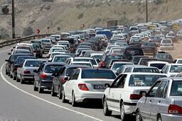 ترافیک سنگین در چالوس و هراز | بارش باران و برف در جاده های ۷ استان