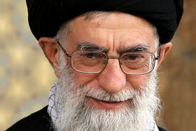 تصاویر کمتر دیده شده از رهبر انقلاب آیت‌الله خامنه‌ای