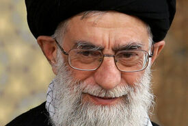 تصاویر کمتر دیده شده از رهبر انقلاب آیت‌الله خامنه‌ای