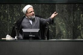 سرزنش ۶ نماینده تندرو توسط روزنامه اصولگرا: فقط صدایتان بلند است وگرنه عددی نیستید