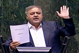 رنجبرزاده: نباید به مذاکره‌کنندگان اتهام زد؛ وگرنه سنگ روی سنگ بند نمی‌شود