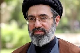 ببینید | صحبت‌های منتشر نشده آیت الله سید مجتبی خامنه‌ای درباره رهبر شهید انقلاب