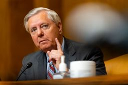 سناتور گراهام: واشنگتن تنها «چند هفته» با تصمیم درباره ایران فاصله دارد
