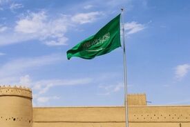 عربستان تولید دو میدان نفتی را کاهش می‌دهد