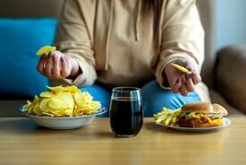چطور از پرخوری احساسی جلوگیری کنیم؟