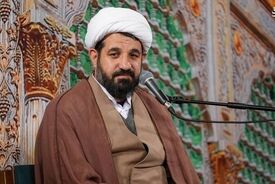 خطیب اصولگرا: نباید مخالفان مذاکره یا جنگ را خائن خواند