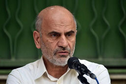 فرشاد مومنی، اقتصاددان: با اقتصاد صدقه‌ای نمی‌توان پیشرفت کرد